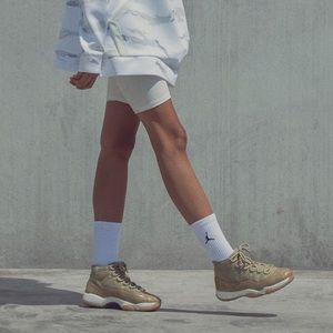 AIR Jordan 11 ‘Olive Lux’